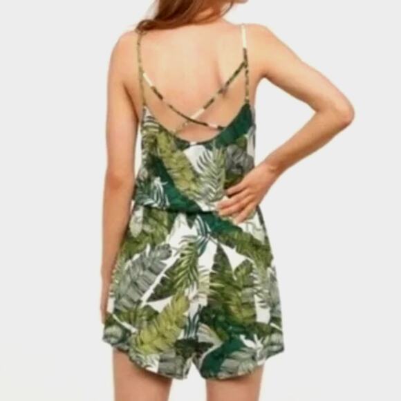 H&M Shorts One Piece Divided Palm Leaf Print Romper - size L - Picture 2 of 15